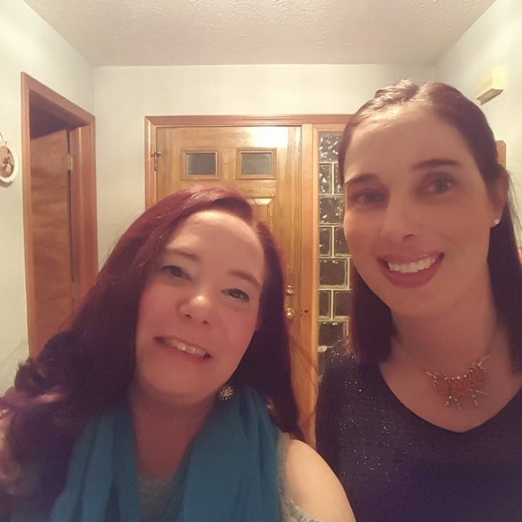 Meet your Posher, Leslie - Picture 1 of 1